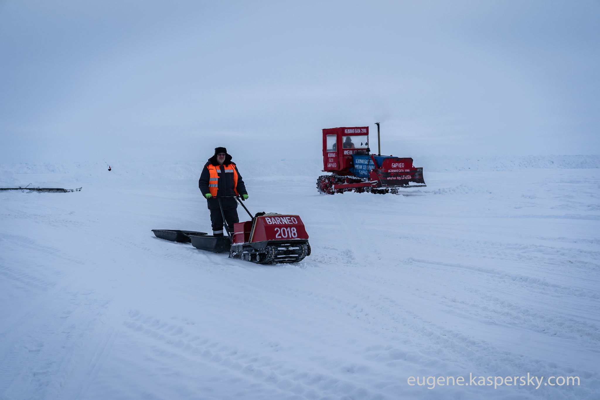 Barneo Camp (North Pole), дрейфующая станция Барнео (Северный Полюс)